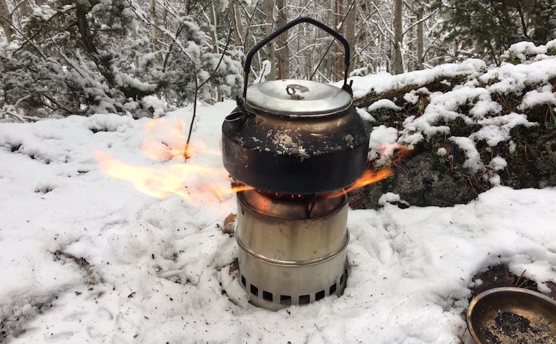 Kaffepanna på vintern.