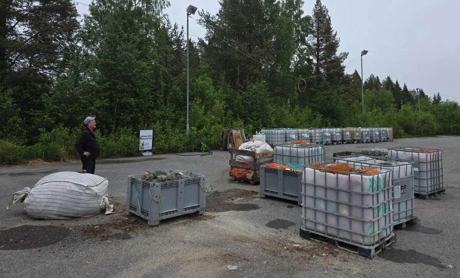 Fisknät som packats för transport till Ukraina