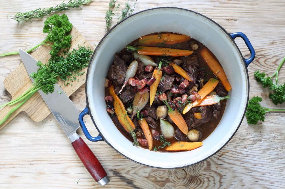 Boeuf bourguignon i gryta.