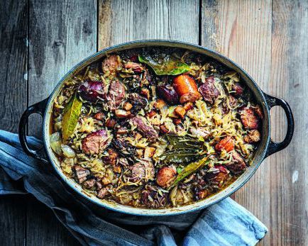 Bigos, Polens nationalrätt, går bra att frysa in och värma upp med till exempel rött vin, buljong eller bara vatten. Underbart god!