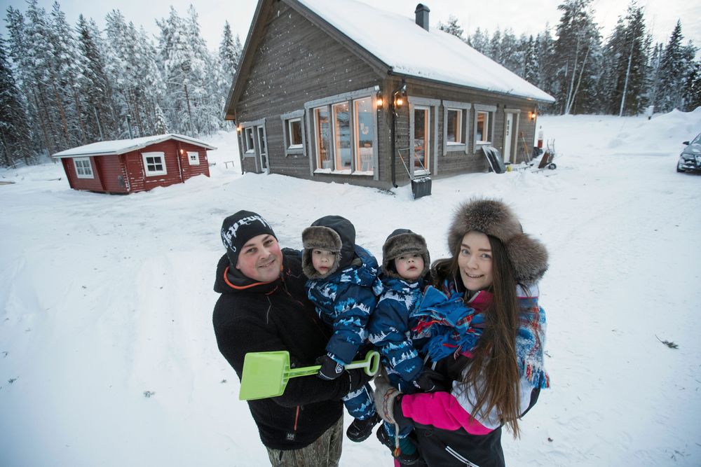 Rickard Johansson och Anna-Mi Svedjekrans hittade sin drömplats vid den lilla sjön Kvarnträsket, för sig och sina tvillingpojkar Leon och Kion två och ett halvt år gamla.