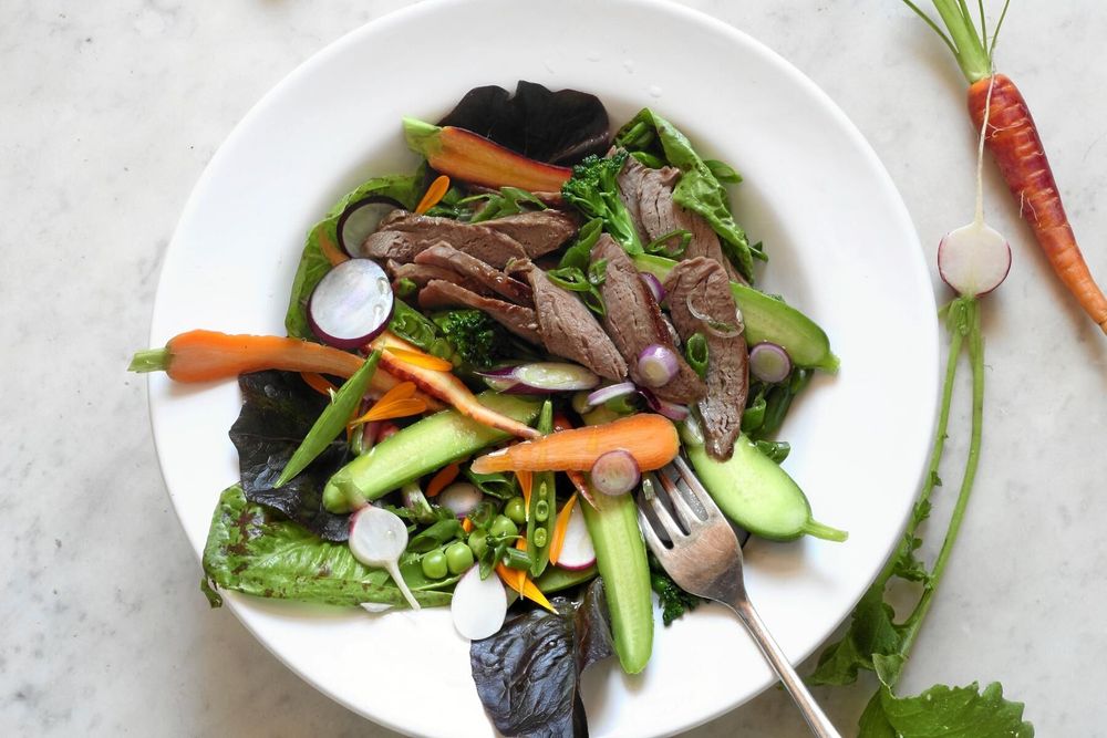 Vildsvinskött har ingen utpräglad viltsmak och passar fint i en sallad med influenser från Asien.