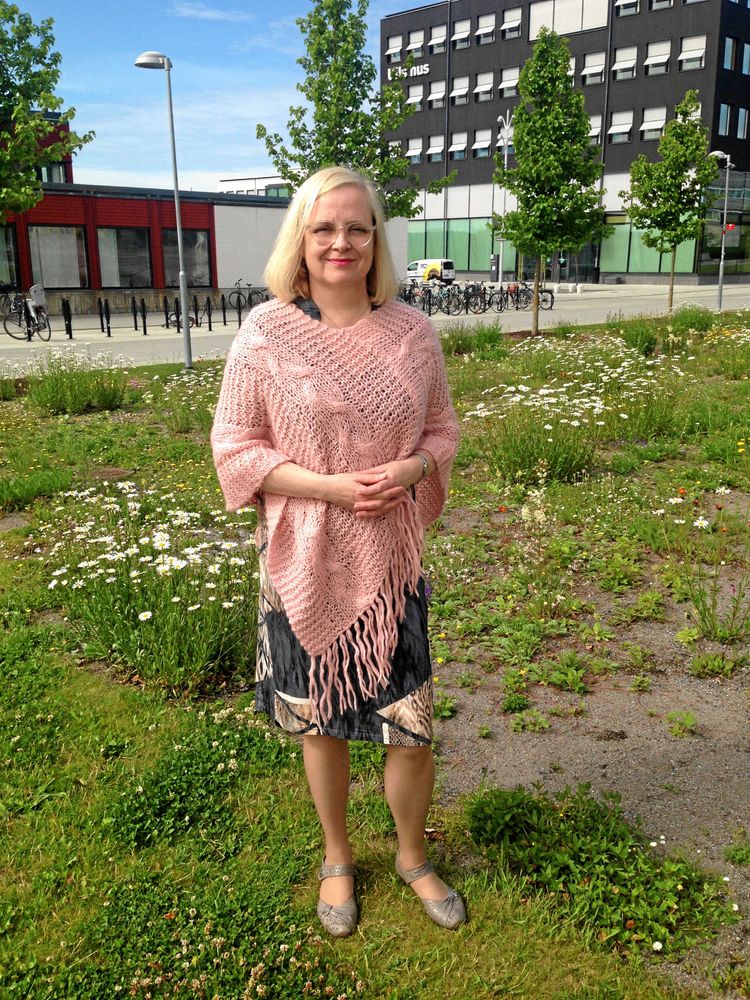 Maria Ignatieva, professor vid Sveriges lantbruksuniversitet, SLU, i Uppsala, forskar på artrikare alternativ till vanlig gräsmatta.