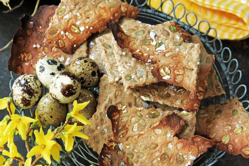 Rågrutor med anisfrön, solroskärnor och pumpakärnor är gott till mycket.