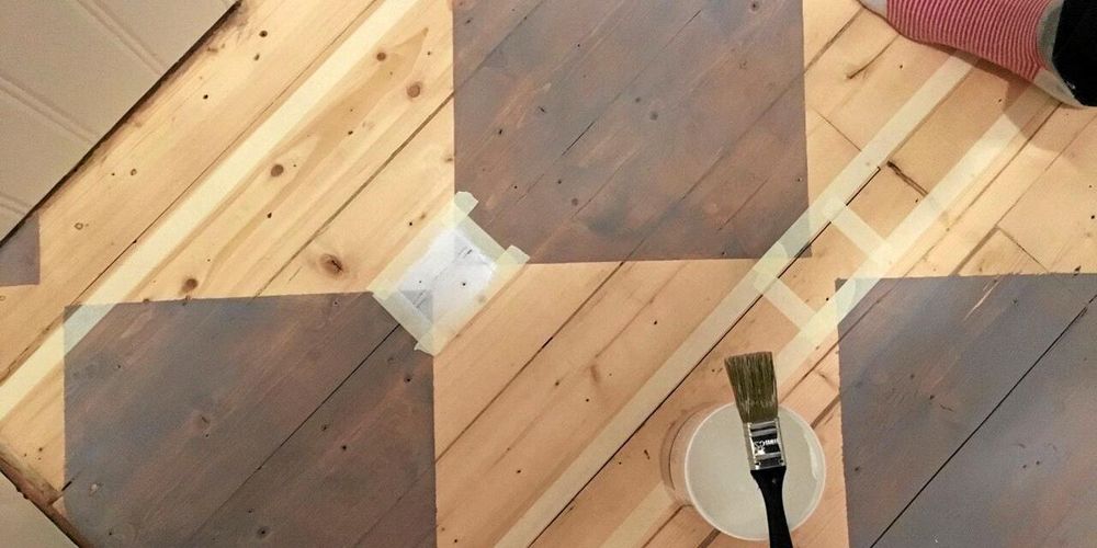 Så målar du rutor på trägolvet – enklare än du tror!