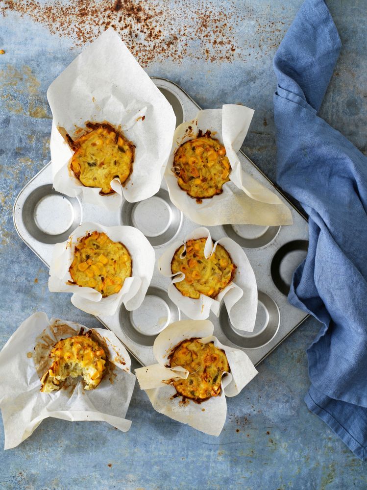 Potatismuffins i bakplåtspapper.