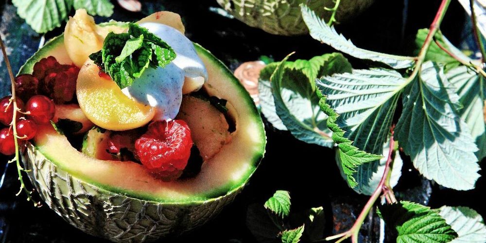 Hallon och melon smakar alltid lika gott tillsammans.
