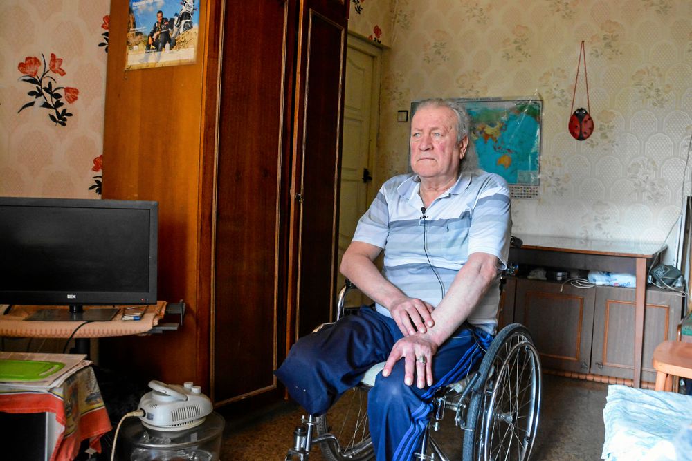 Valeriy jobbade i Tjernobyls kärnkraftverk den ödesdigra olycksnatten. Han fick amputera ett ben till följd av skadorna – och riskerar nu att förlora det andra också.