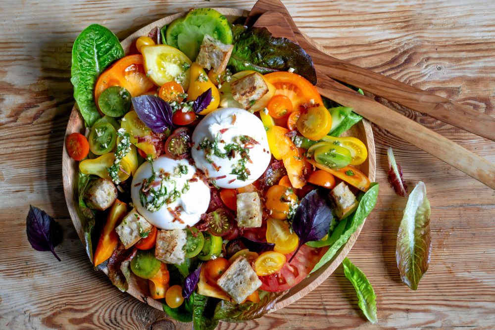 Vacker och underbart god tomatsallad.