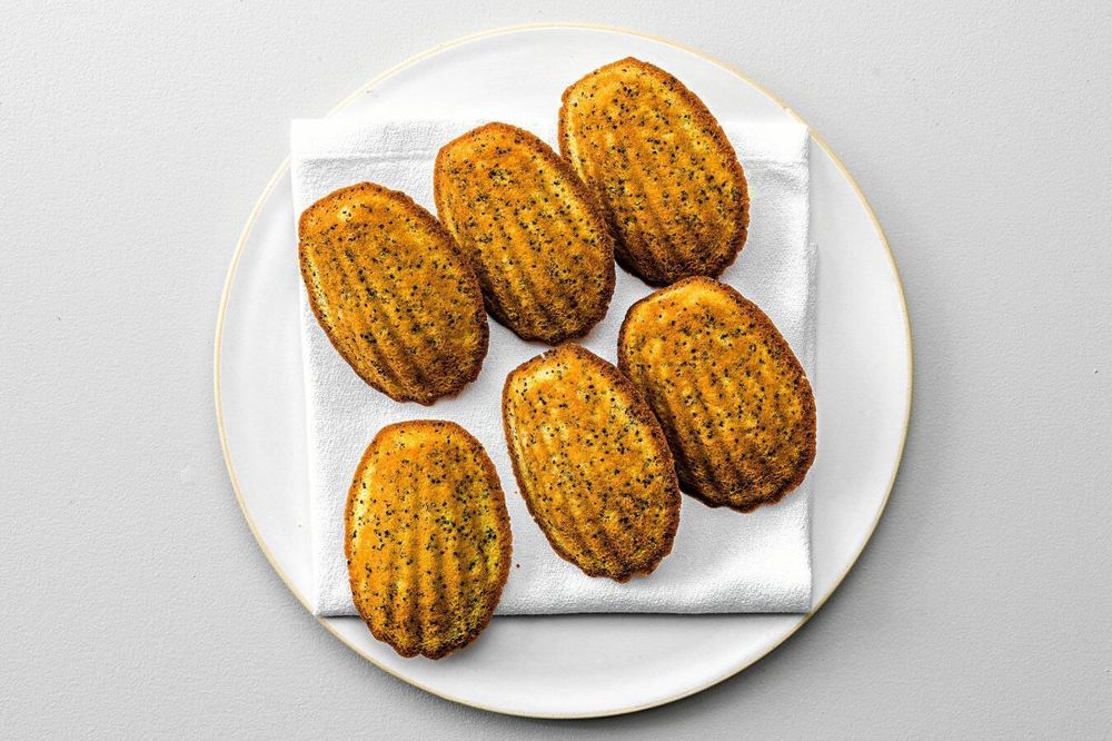 Madeleinekaka med vallmofrö och citron