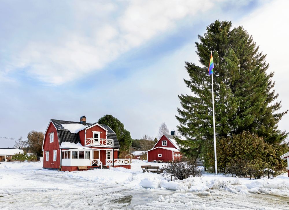Den förre ägarens barn fick förtroende för Mirja och Josefine och att kände de skulle ta väl hand om gården.