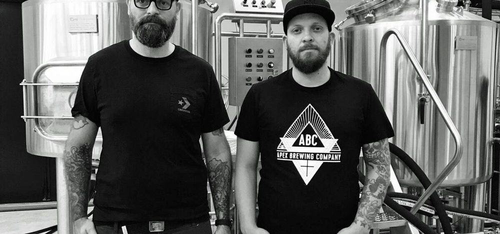 Daniel Gacic och Niklas Lundgren har tagit steget från musiken till ölbryggning.
