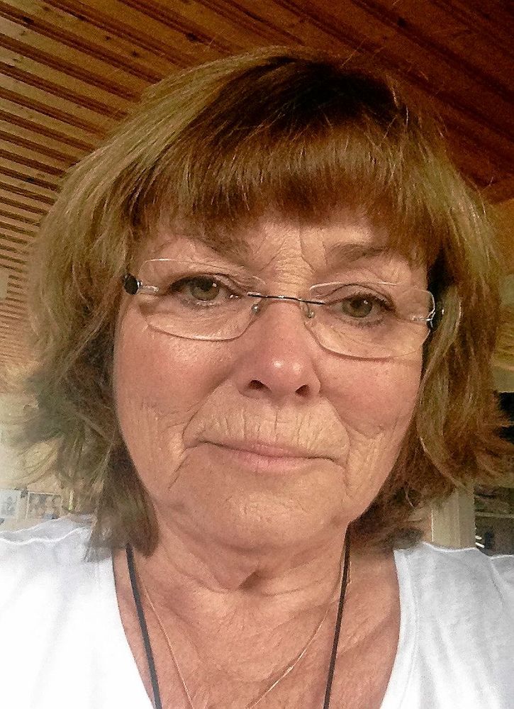 Harriet Persson, en av de över 100 trädgårdsägare som öppnar sin trädgård för allmänheten. Foto: Privat