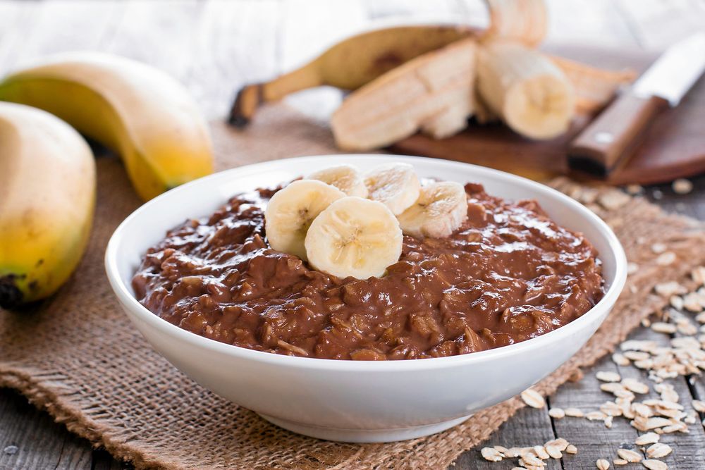 Overnight oats med smak av choklad och jordnötssmör – lättlagat och underbart gott och mättande till frukost eller mellanmål!