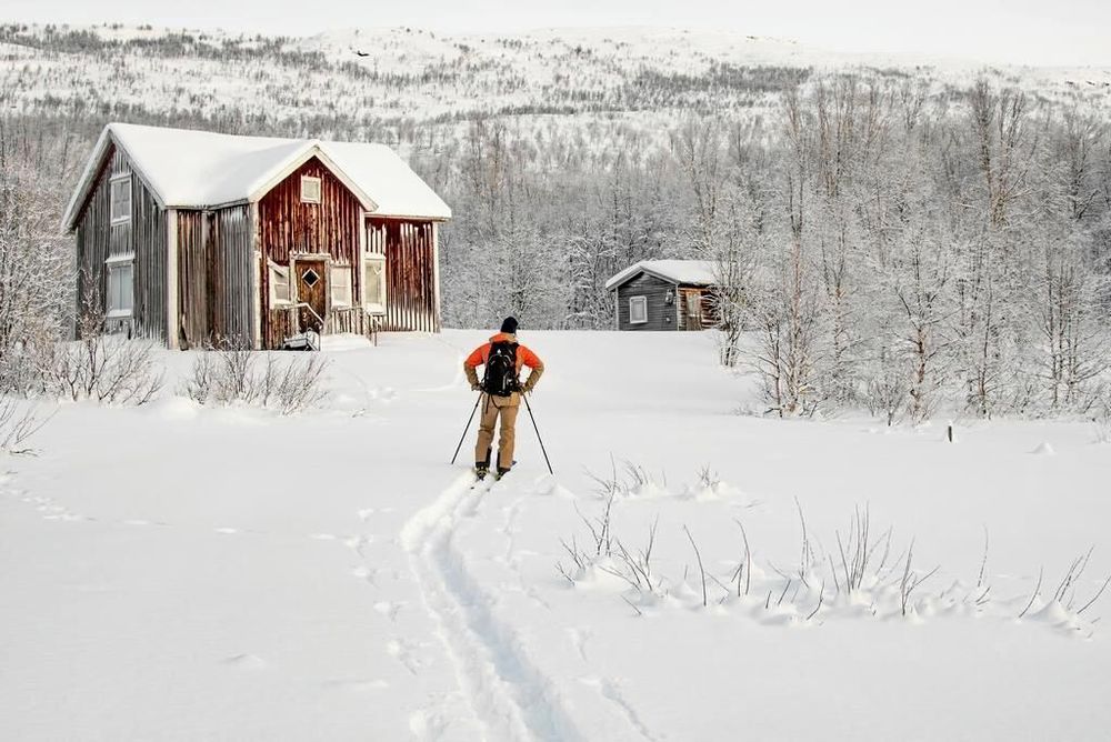 Skogsmark motsvarande 300 fotbollsplaner till salu – ligger i otroligt vacker dalgång.