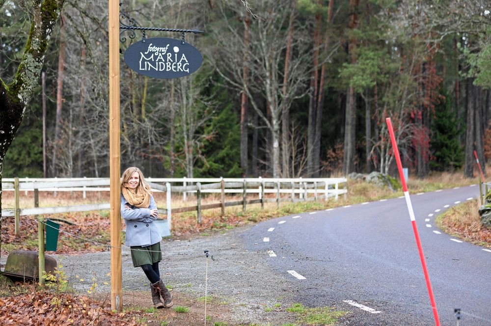 Maria Lindberg har hittat sin nisch som fotograf, nära gammelskogen.