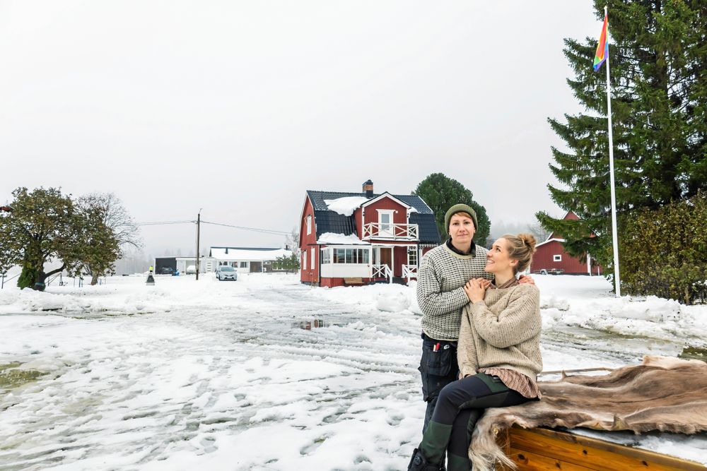 Josefine och Mirja letade länge innan de kunde köpa sin gård.