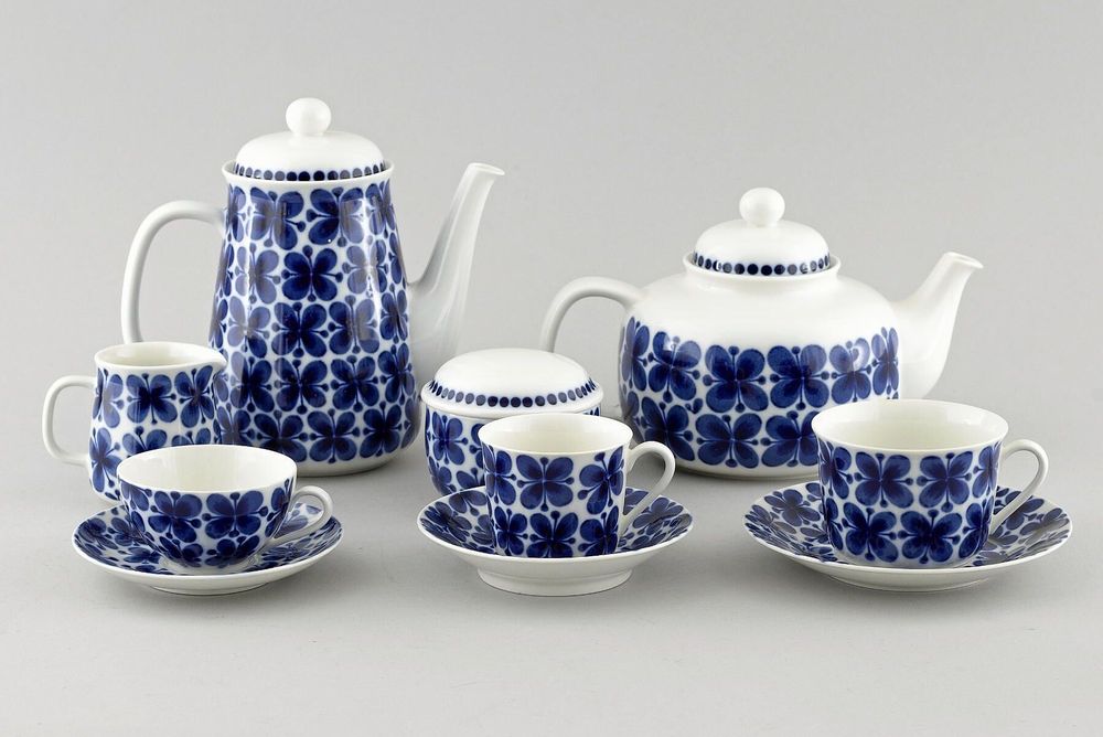 ”Mon amie”, Rörstrand. Formgivare: Marianne Westman. Kaffe- och teservis, 40 delar. Slutpris: 5 700 kronor.