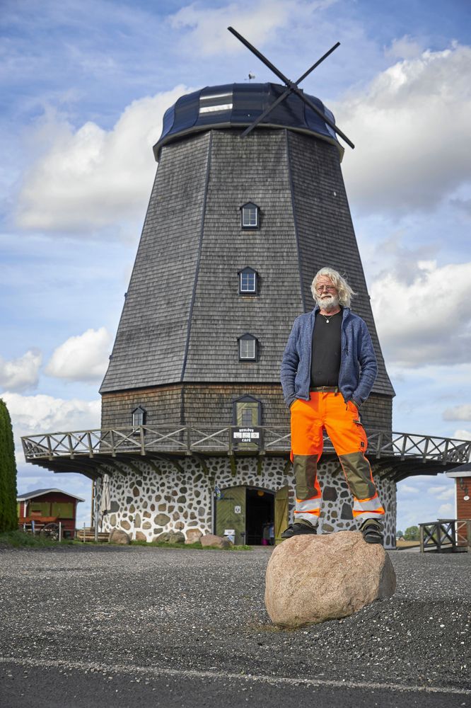 Ulf Järgren byggde sin gigantiska mölla i skånska Olstorp nästan helt på egen hand.