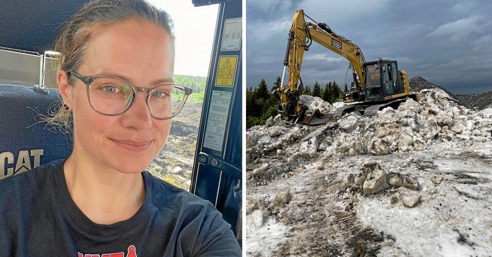 Maskinföraren Erica Olofsson med det gigantiska snöberget på Hömyran i Umeå.