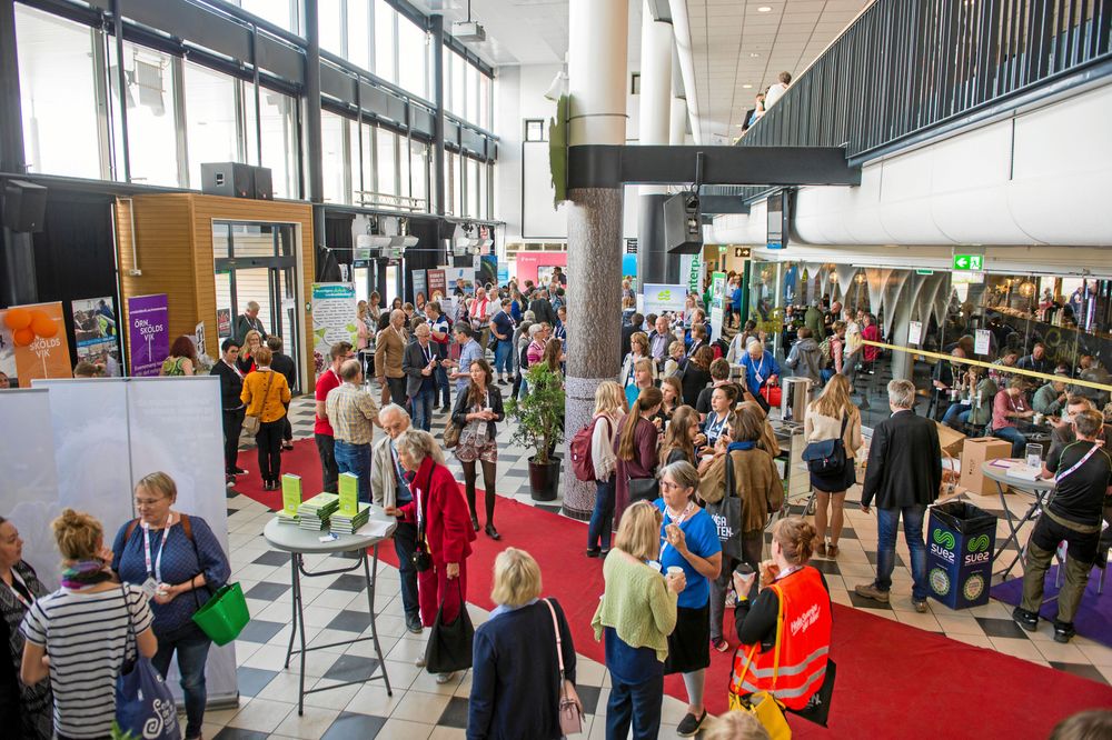 Fjällräven Center var värd för årets Landsbygdsriksdag. Utan hockeystjärnan Peter Forsbergs ekonomiska stöd hade konferenscentret troligen aldrig kunnat byggas.