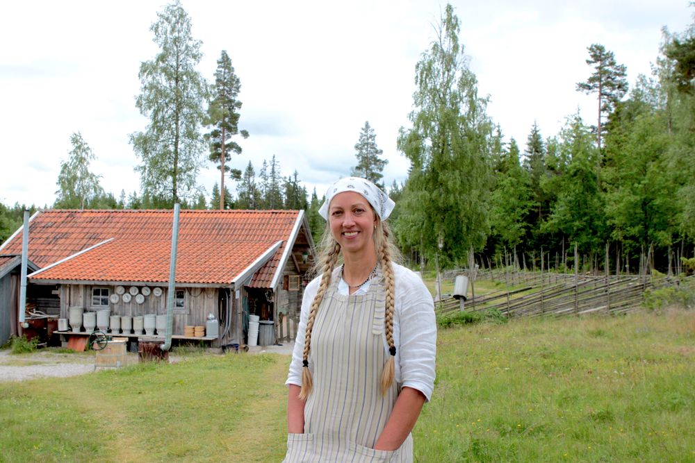 Tin Gumuns på sin älskade Karl-Tövåsens fäbod i Rättvik.