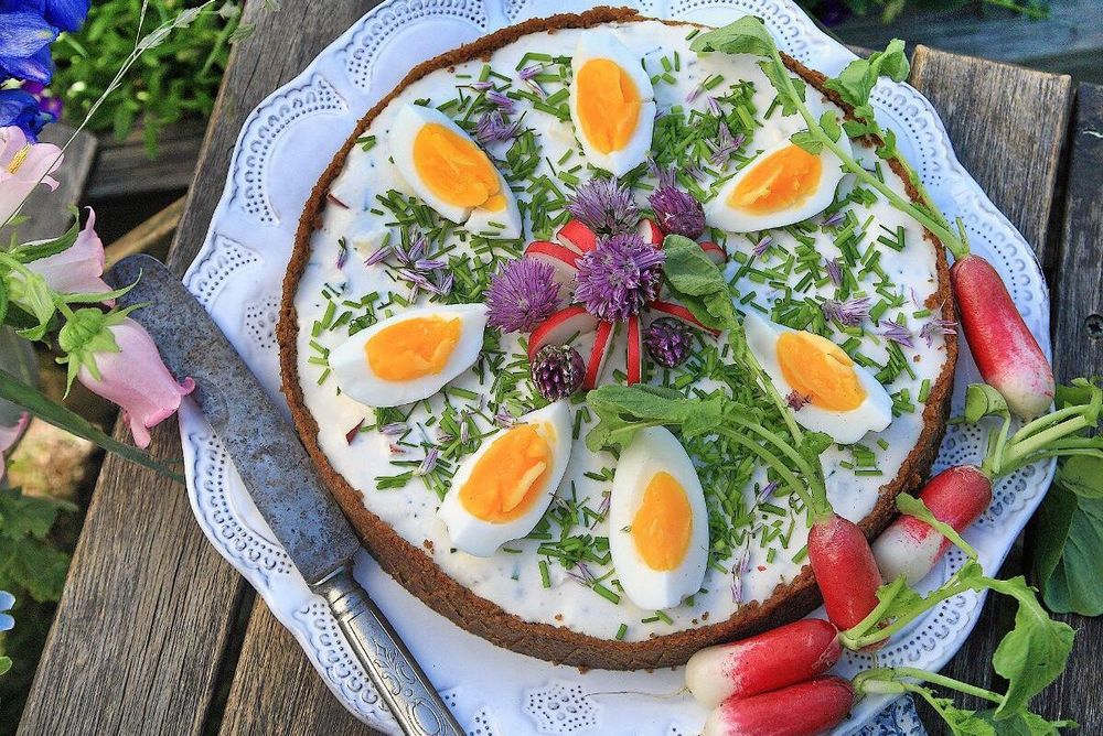 Festlig cheesecake med matjessill.