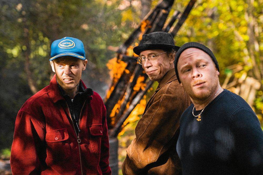 Poddare som renoverar ödehus: Simon "chippen" Simonsson, Kristoffer "Kringlan" Svensson och Joel Lindén.