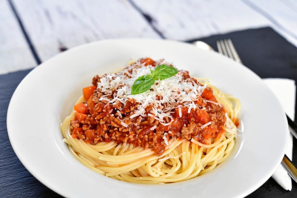 Pasta Bolognese, eller spagetti med köttfärssås, är en vardagsfavorit.