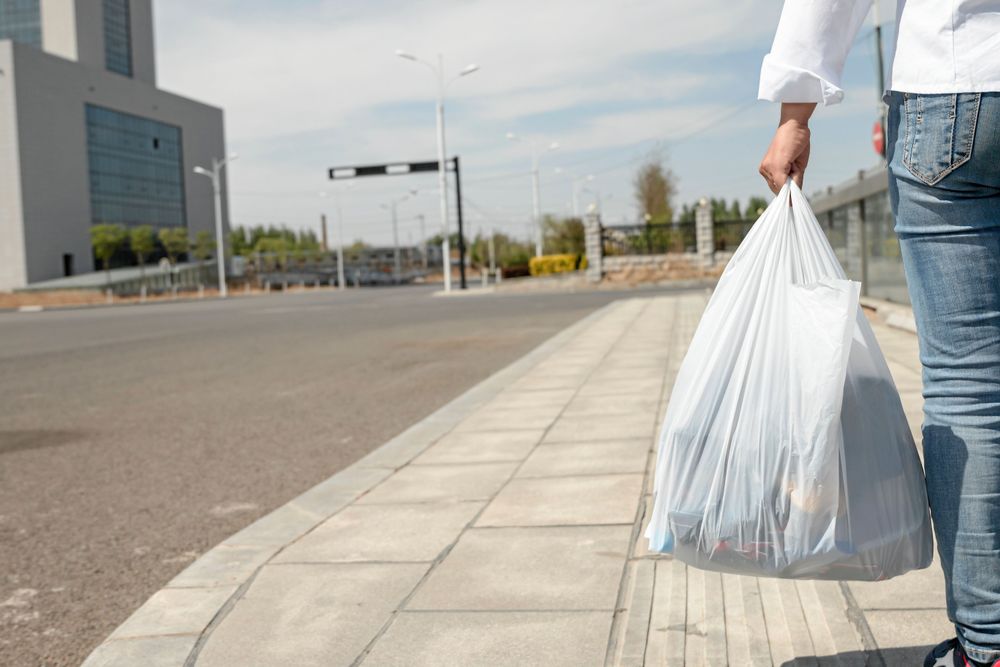 Nu blir plastpåsarna riktigt dyra.