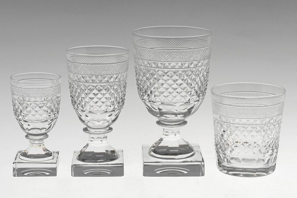 ”Kent”, Kosta. Glasservis 37 delar. Formgivare: Elis Bergh. Från 1900-talets andra hälft. Slutpris: 5 500 kronor.