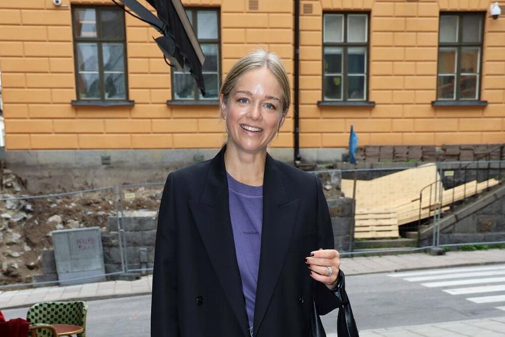 Ebba Kleberg von Sydow som gjort flera TV-reportage om kungahuset blir nu även hovleverantör av vävt hantverk.