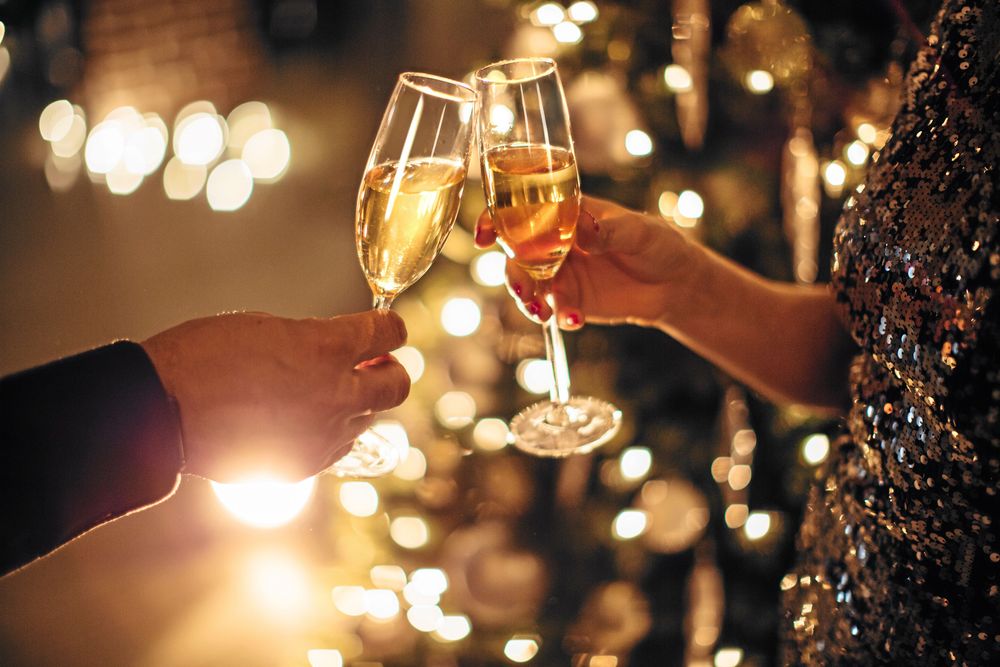 Skål och gott nytt år. Här får du vinexpertens bästa tips till festen.