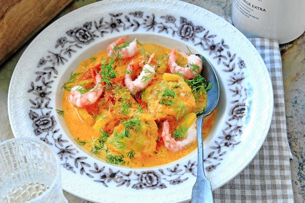 Laxgryta med saffran och räkor