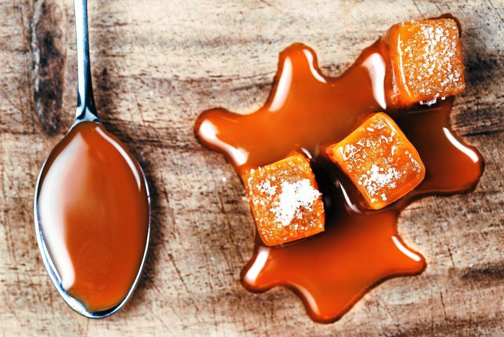 Julmust passar utmärkt i godis. Den här julmustkolan smakar mumma!