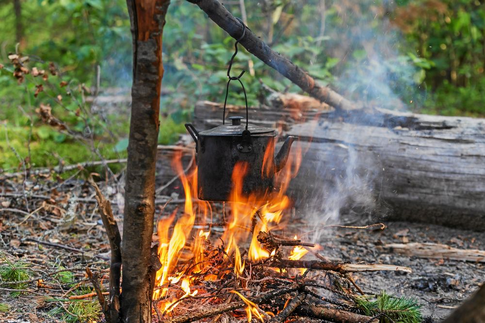 En rejäl måltid i det fria är enkelt att fixa. Det gäller bara att ladda ryggsäcken med rätt grejer.