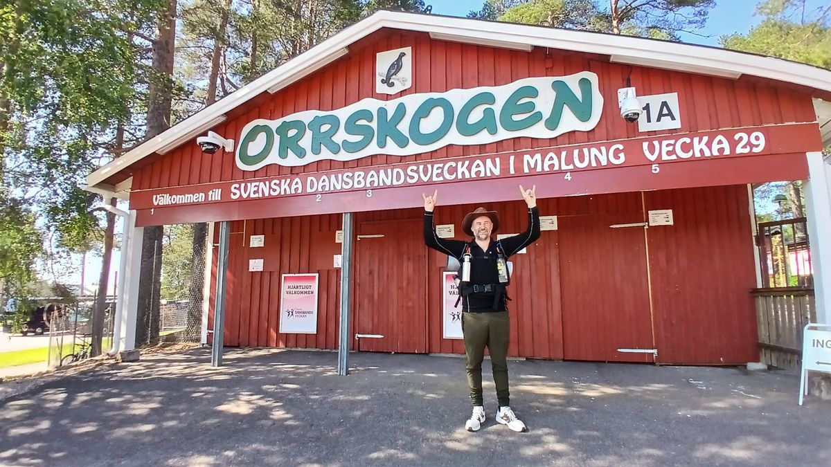 Målgång. Gobben Haugland vandrar till Orrskogen, Malung