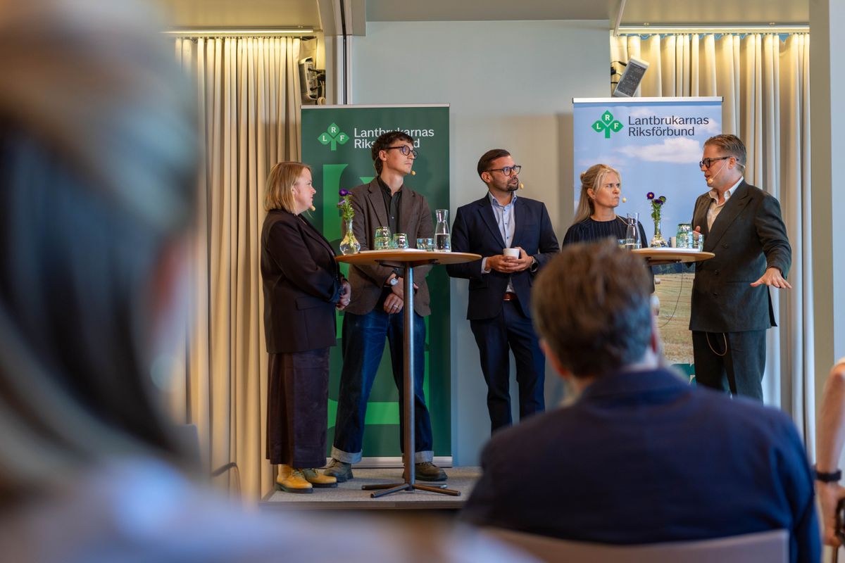 Panelsamtal med fem personer från Lantbrukarnas Riksförbund inför publik