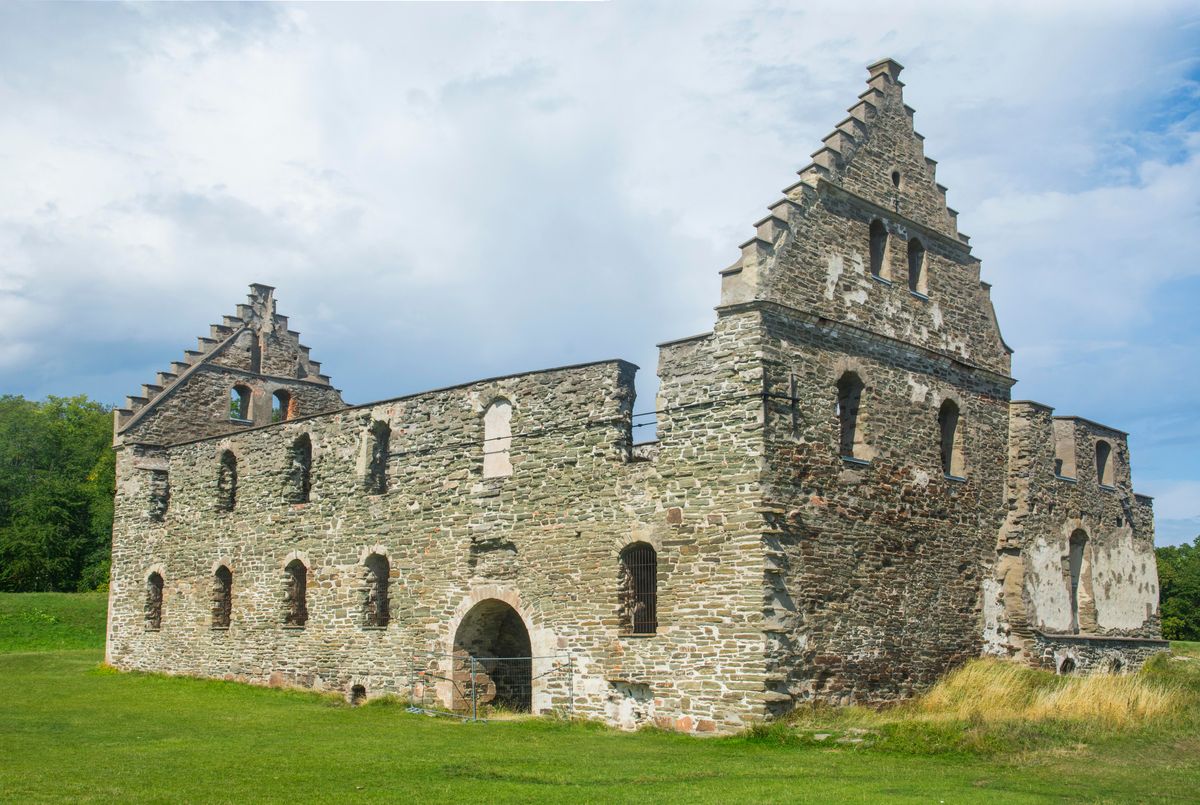 Historiska Visingsborg på Visingsö är ett fint utflyktsmål för sensommar och höst.