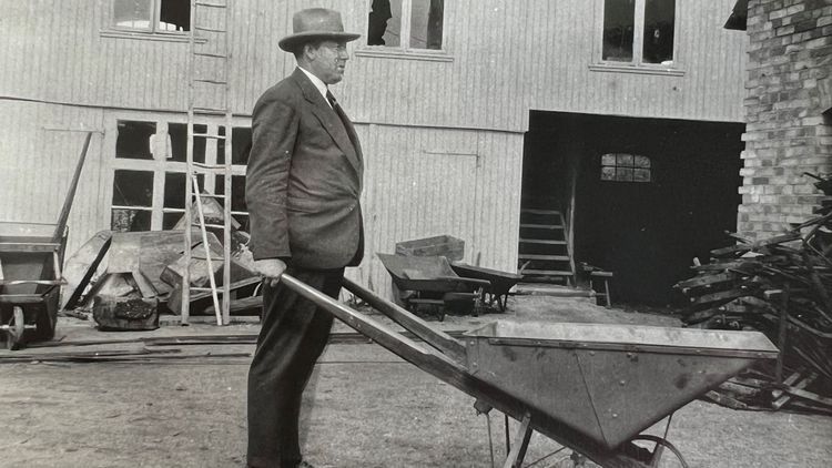 Ekebykärran fyller 100 år – alla trötta grävares bästa vän