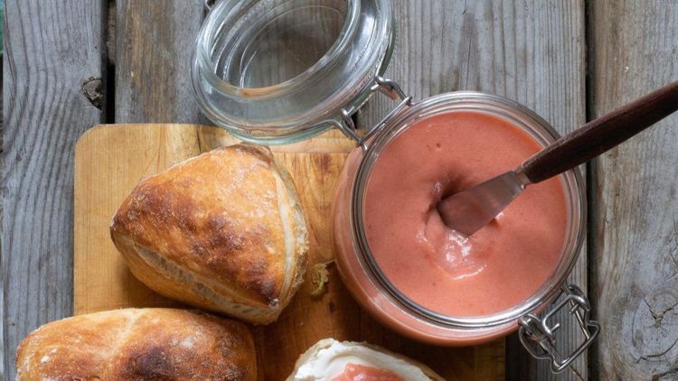 Rabarbercurd – kärlek på burk