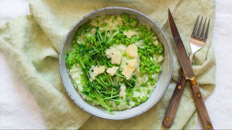 Ärtrisotto med ärtskott och grötris