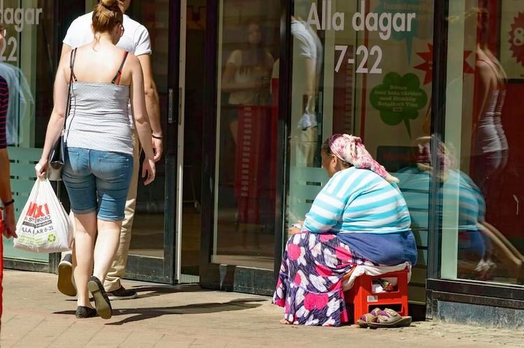 Med lite bättre villkor hemma kommer färre att tigga i Sverige