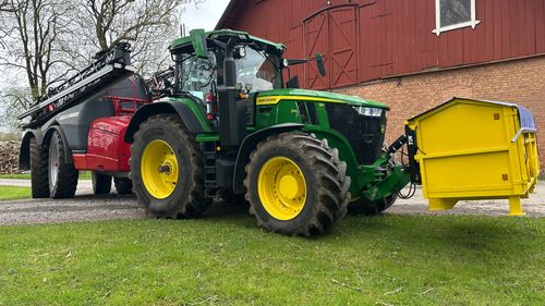Dimbobyttan tar med kemförrådet ut i fält