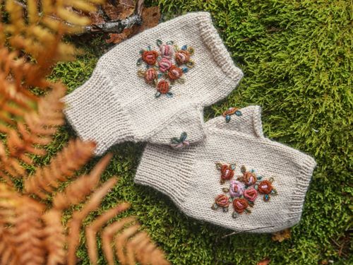 Sticka torgvantar med broderade rosor – höstens sötaste projekt