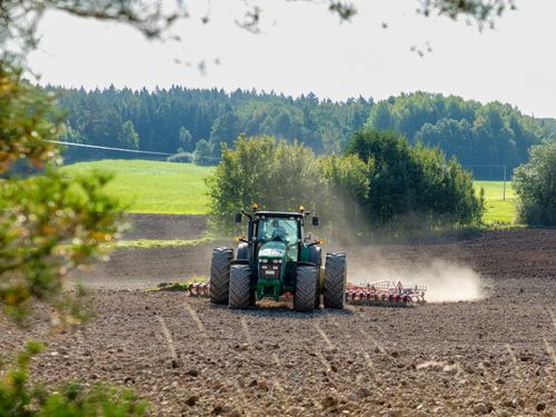 Lantbrukarna sätter lågt betyg på myndigheterna