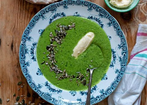 Broccolisoppa med ostkräm